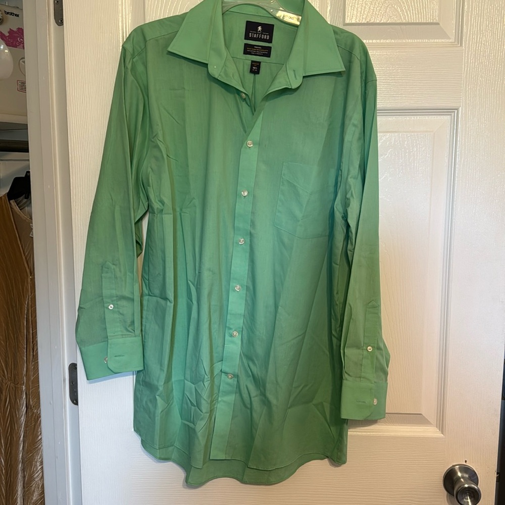 Stafford Men’s Dress shirt size 16.5 (32-33)
